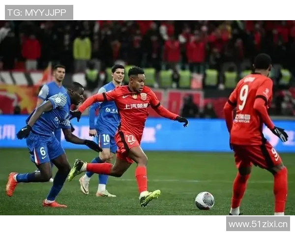 上海海港全力备战新赛季加布里埃尔回归训练场积极恢复状态 上海海港全力备战新赛季加布里埃尔回归训练场积极恢复状态