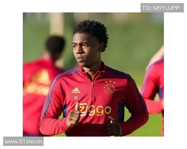 多特蒙德34岁替补门将迈尔成功续约至2027年正式签署新合同