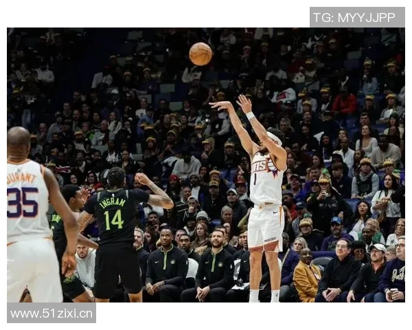 布克谈投篮手部动作是否算球的一部分引发热议